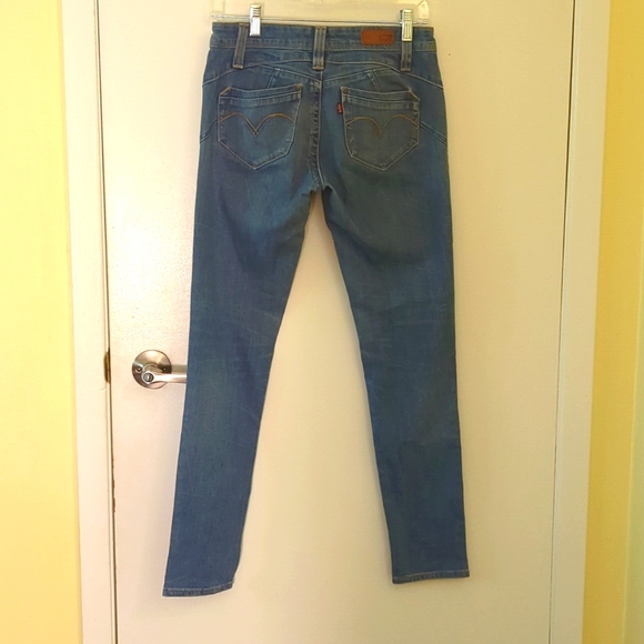 Levi's Jeans - Picture 2 of 3